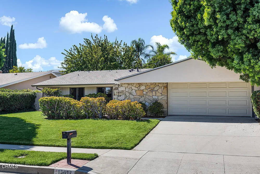 13017 Barto Drive, Granada Hills, California 91344 home-pic-26